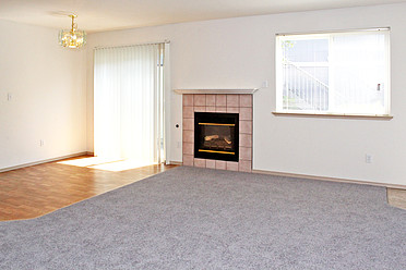 Townhouse Living Room/Dining Room